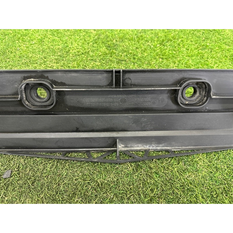 Рамка радиатора (кузов и элементы) BMW 7-series F01 2011 3.0 N54 17117639071