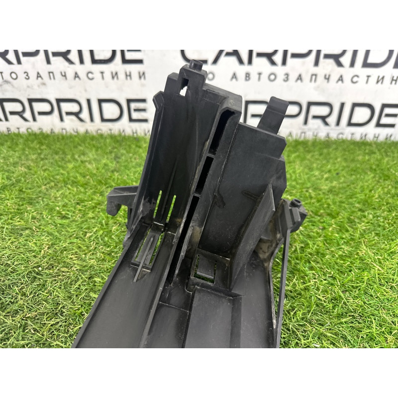 Рамка радиатора (кузов и элементы) BMW 7-series F01 2011 3.0 N54 17117639071