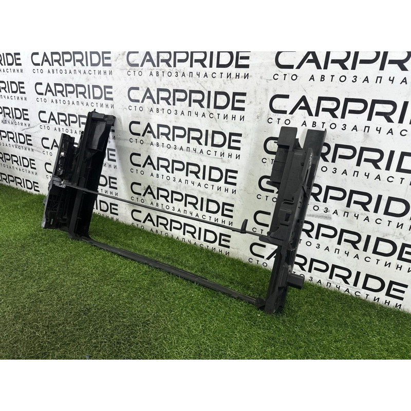 Рамка радиатора (кузов и элементы) BMW 7-series F01 2011 3.0 N54 17117804617