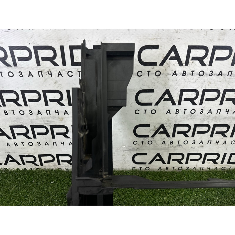 Рамка радиатора (кузов и элементы) BMW 7-series F01 2011 3.0 N54 17117804617