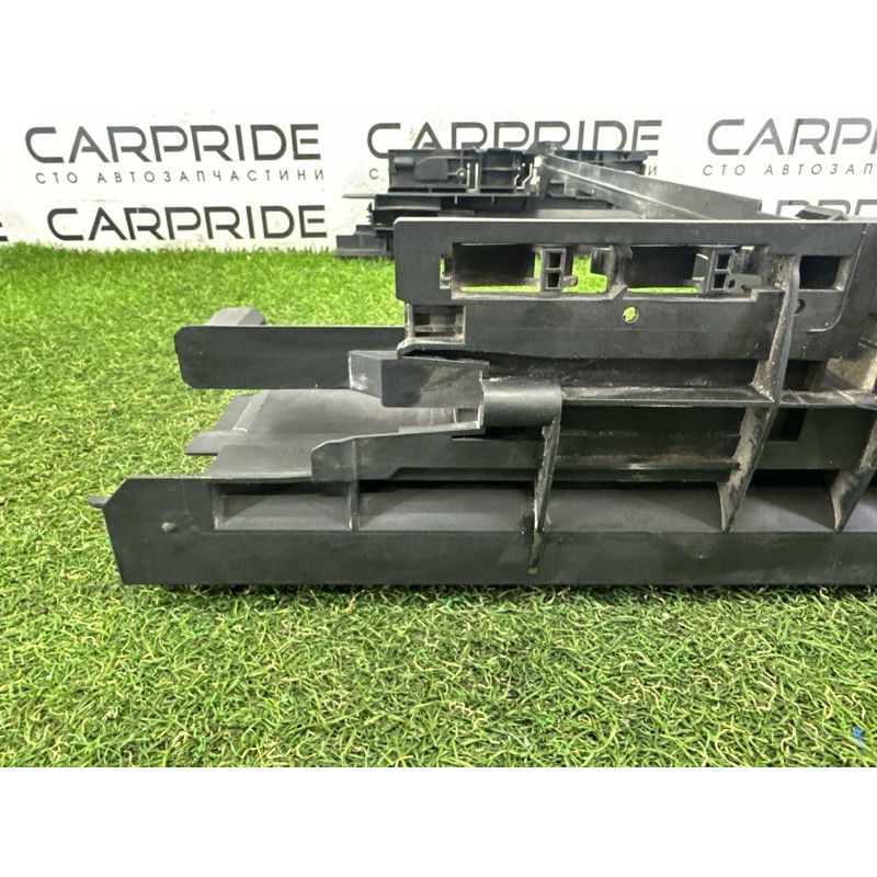 Рамка радиатора (кузов и элементы) BMW 7-series F01 2011 3.0 N54 17117804617