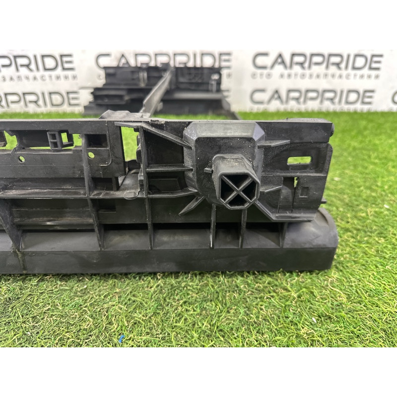 Рамка радиатора (кузов и элементы) BMW 7-series F01 2011 3.0 N54 17117804617