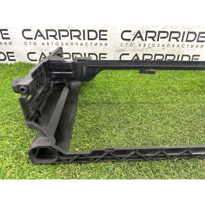 Рамка радиатора (кузов и элементы) BMW 7-series F01 2011 3.0 N54 17117804617