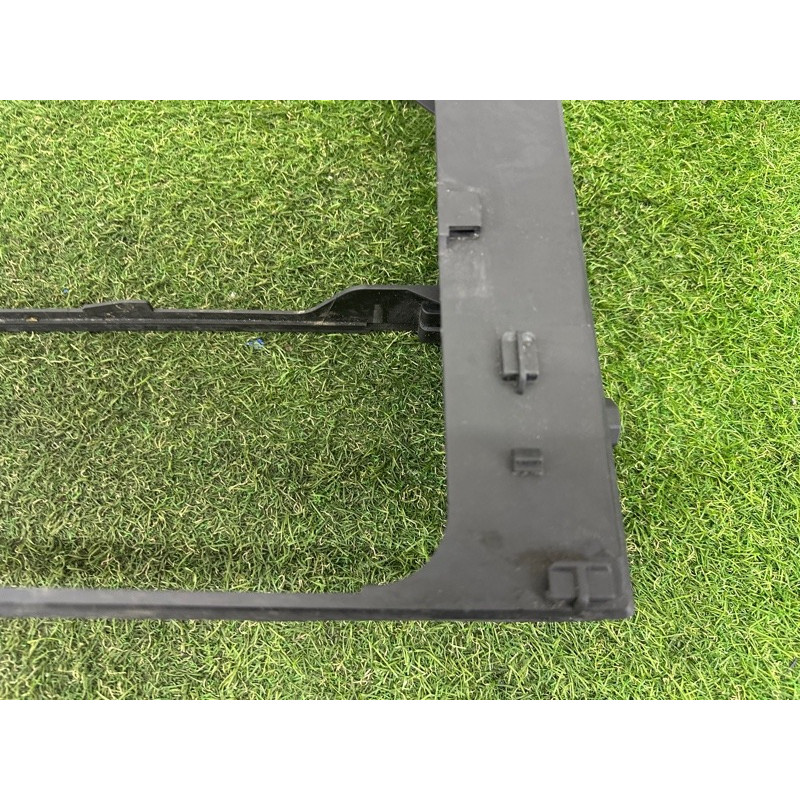 Рамка радиатора (кузов и элементы) BMW 7-series F01 2011 3.0 N54 17117804617