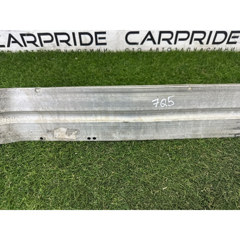 Усилитель бампера (наружные элементы кузова) AUDI Q5 8R 2010 3.2 CALB 8R0807113B