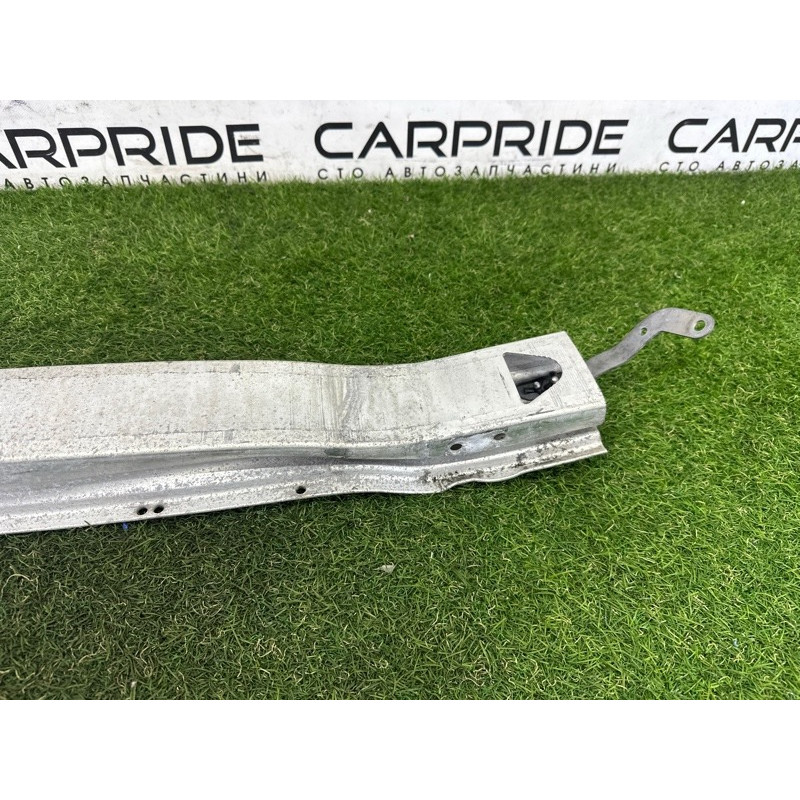 Усилитель бампера (наружные элементы кузова) AUDI Q5 8R 2010 3.2 CALB 8R0807113B