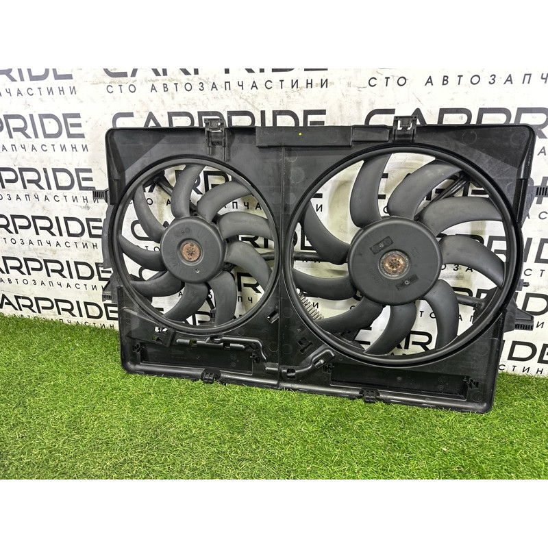 Вентилятор охлаждения радиатора (система охлаждения) AUDI Q5 8R 2010 3.2 CALB 8K0121207A