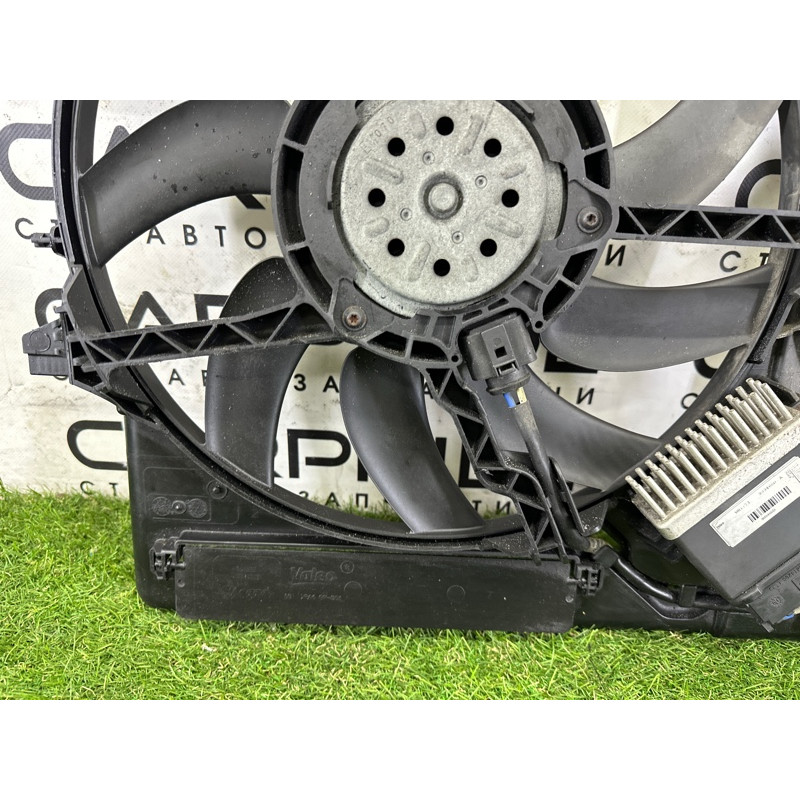 Вентилятор охлаждения радиатора (система охлаждения) AUDI Q5 8R 2010 3.2 CALB 8K0121207A