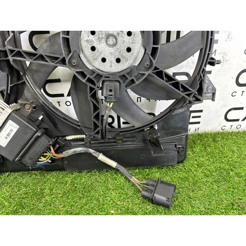 Вентилятор охлаждения радиатора (система охлаждения) AUDI Q5 8R 2010 3.2 CALB 8K0121207A