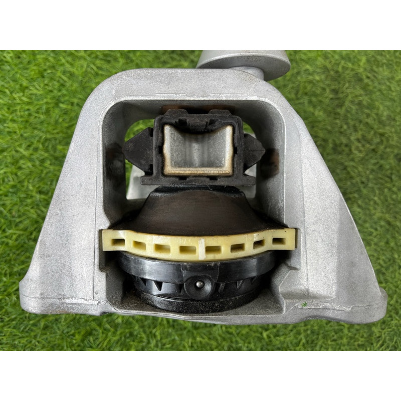 Подушка двигателя (двигатель и элементы) Nissan Rogue T33 2023 1.5 KR15DDT 112106RC0B