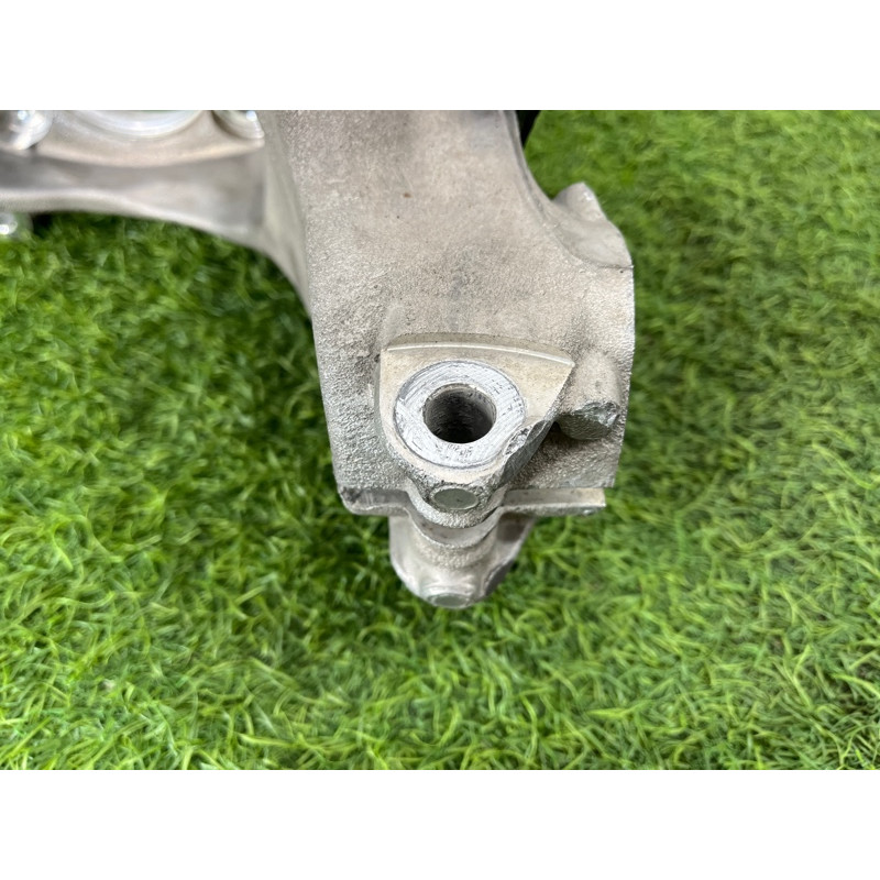 Поворотный кулак (подвеска) Nissan Rogue T33 2023 1.5 KR15DDT 400156RR0A