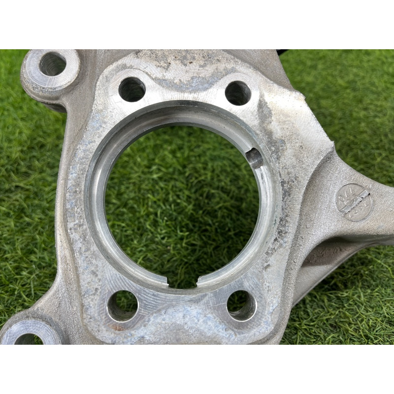 Поворотный кулак (подвеска) Nissan Rogue T33 2023 1.5 KR15DDT 400156RR0A