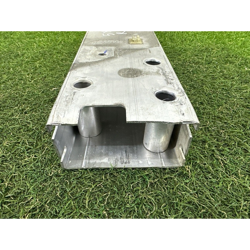 Кронштейн усилителя бампера (стекла и зеркала) BMW X3 F25 2012 3.0 51647274660