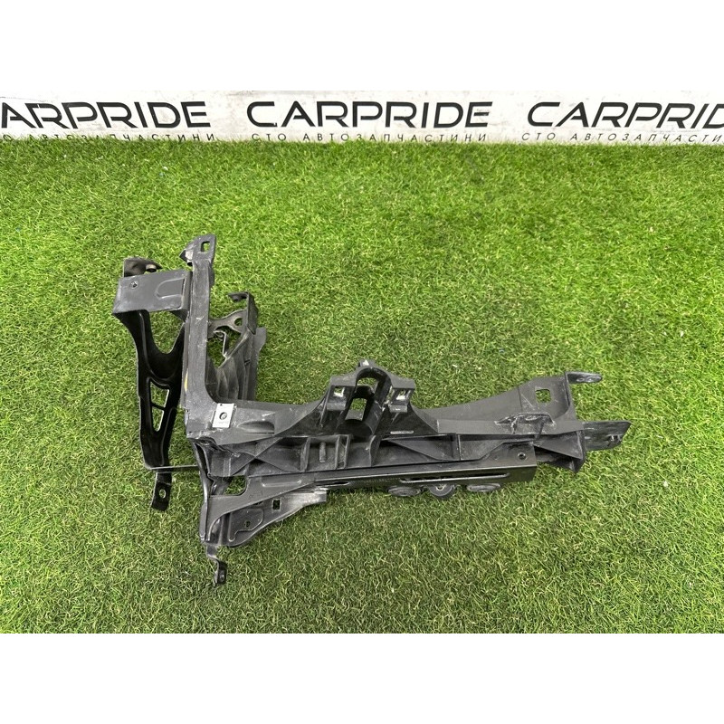 Кронштейн фары (кузов и элементы) BMW 7-series F01 2011 3.0 N54 51647184159