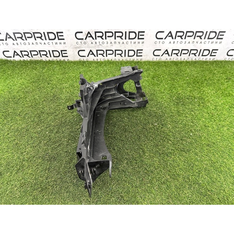 Кронштейн фары (кузов и элементы) BMW 7-series F01 2011 3.0 N54 51647184159