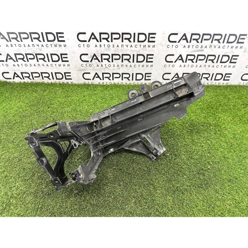 Кронштейн фары (кузов и элементы) BMW 7-series F01 2011 3.0 N54 51647184159