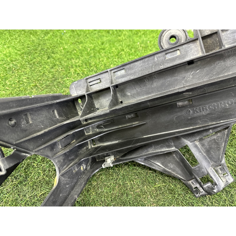 Кронштейн фары (кузов и элементы) BMW 7-series F01 2011 3.0 N54 51647184159