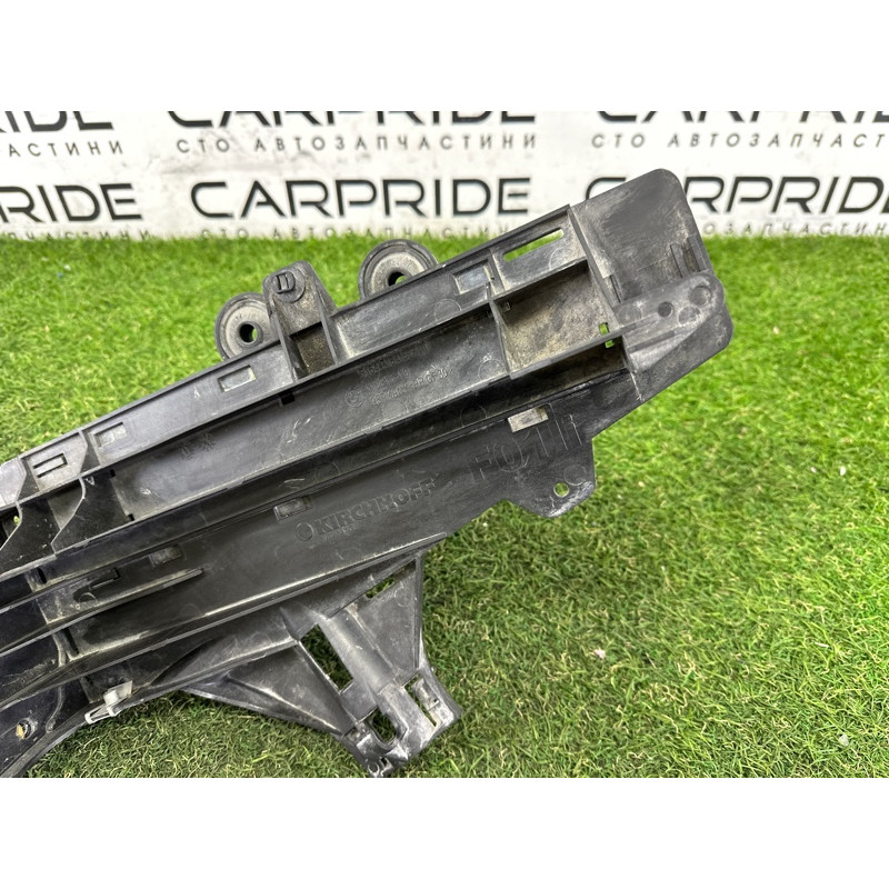 Кронштейн фары (кузов и элементы) BMW 7-series F01 2011 3.0 N54 51647184159