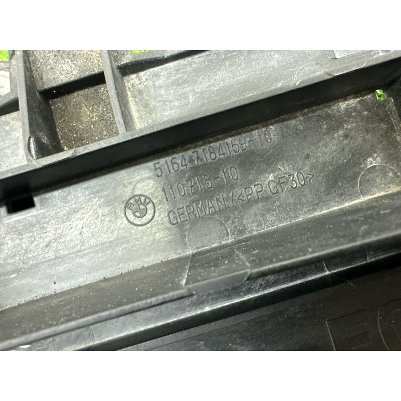 Кронштейн фары (кузов и элементы) BMW 7-series F01 2011 3.0 N54 51647184159