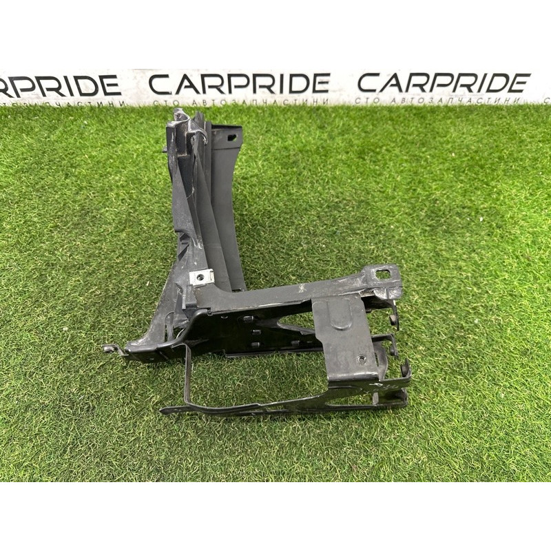 Кронштейн фары (кузов и элементы) BMW 7-series F01 2011 3.0 N54 51647184160