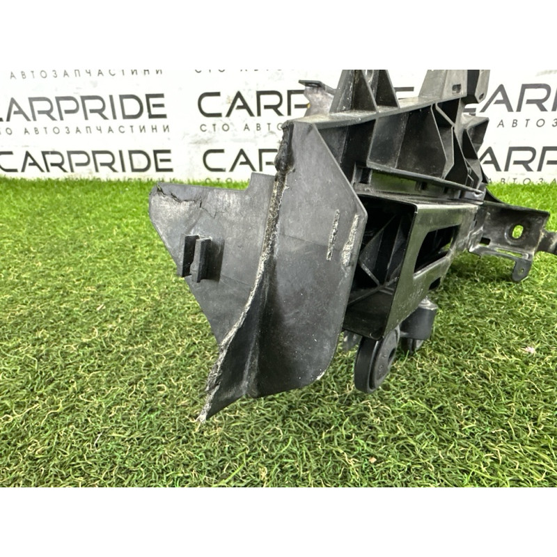 Кронштейн фары (кузов и элементы) BMW 7-series F01 2011 3.0 N54 51647184160