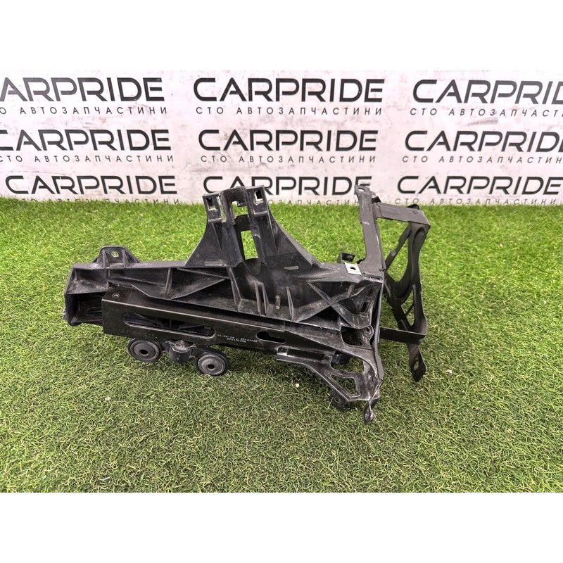Кронштейн фары (кузов и элементы) BMW 7-series F01 2011 3.0 N54 51647184160