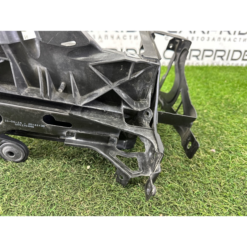 Кронштейн фары (кузов и элементы) BMW 7-series F01 2011 3.0 N54 51647184160