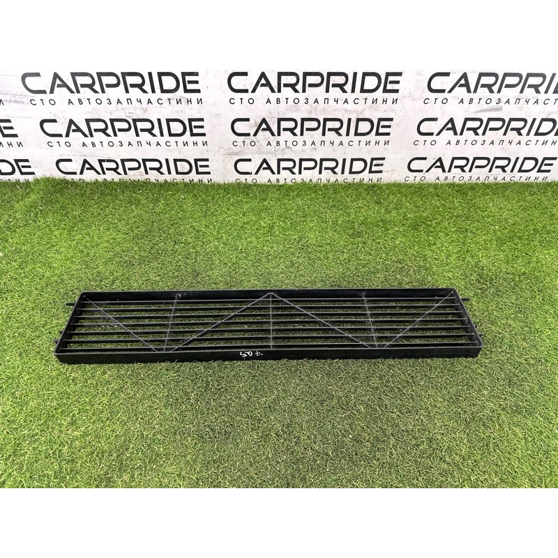 Решетка радиатора (наружные элементы кузова) AUDI Q5 8R 2010 3.2 CALB 8K0820746D