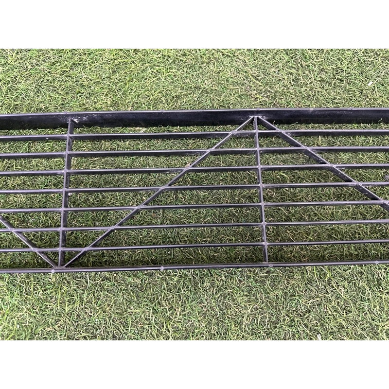 Решетка радиатора (наружные элементы кузова) AUDI Q5 8R 2010 3.2 CALB 8K0820746D