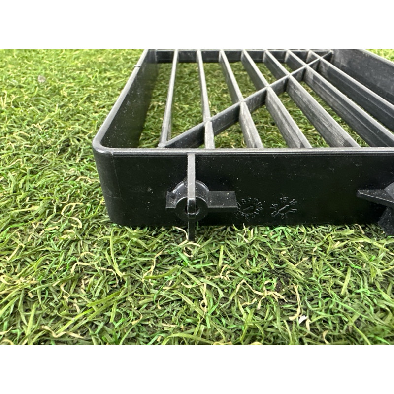 Решетка радиатора (наружные элементы кузова) AUDI Q5 8R 2010 3.2 CALB 8K0820746D