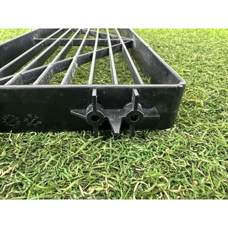 Решетка радиатора (наружные элементы кузова) AUDI Q5 8R 2010 3.2 CALB 8K0820746D