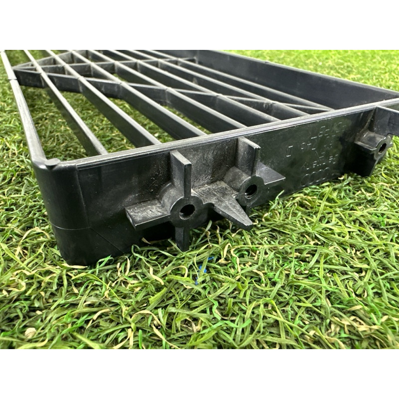 Решетка радиатора (наружные элементы кузова) AUDI Q5 8R 2010 3.2 CALB 8K0820746D