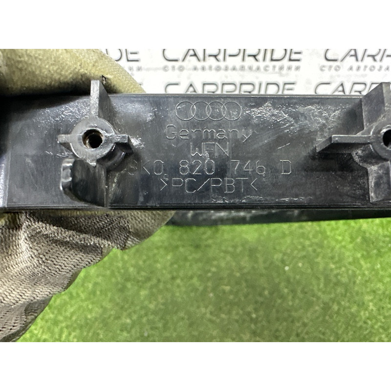 Решетка радиатора (наружные элементы кузова) AUDI Q5 8R 2010 3.2 CALB 8K0820746D