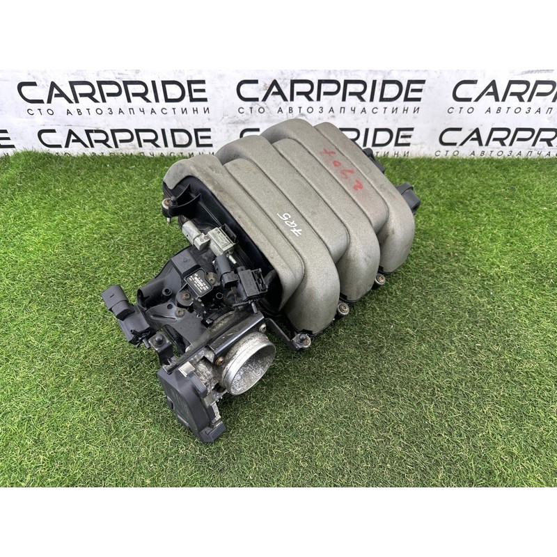 Коллектор впускной (впускная система) AUDI Q5 8R 2010 3.2 CALB 06E133210M