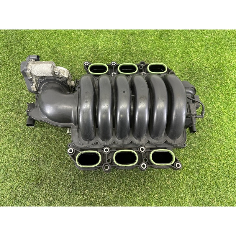 Коллектор впускной (впускная система) AUDI Q5 8R 2010 3.2 CALB 06E133210M