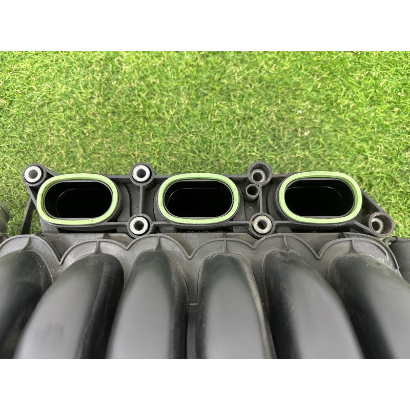 Коллектор впускной (впускная система) AUDI Q5 8R 2010 3.2 CALB 06E133210M