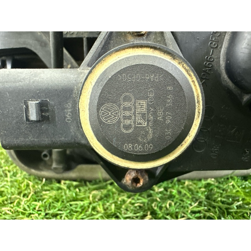 Коллектор впускной (впускная система) AUDI Q5 8R 2010 3.2 CALB 06E133210M