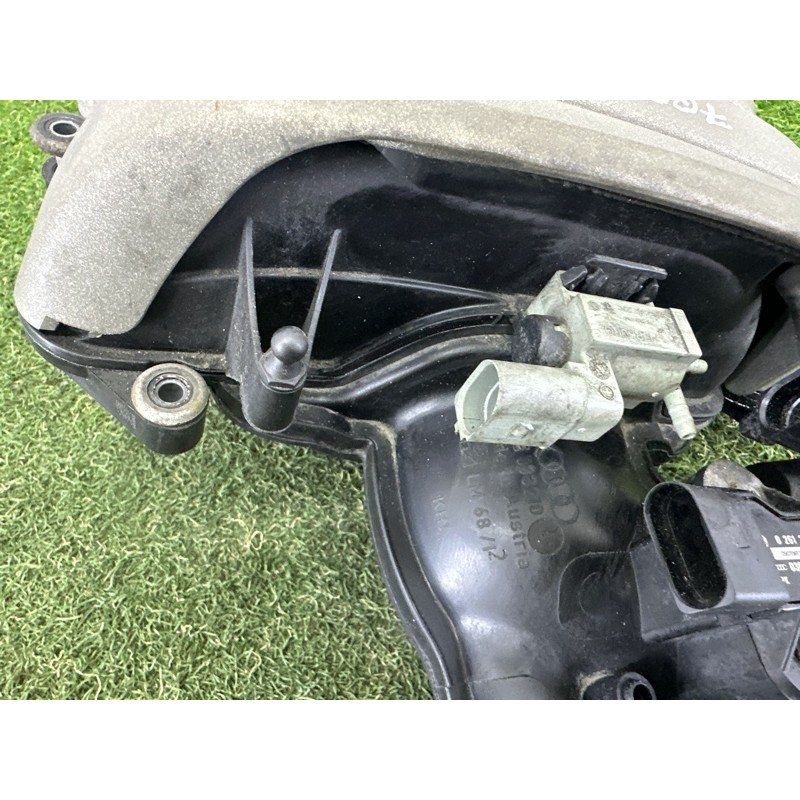 Коллектор впускной (впускная система) AUDI Q5 8R 2010 3.2 CALB 06E133210M