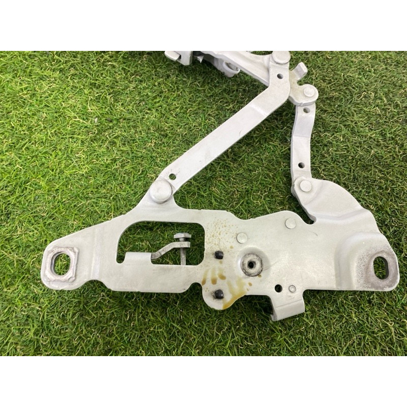 Петля капота (кузов і елементи) BMW 5-series F10 2011 2.0 N47N 41007270883