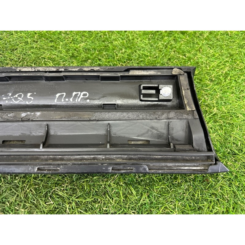 Накладка двері зовнішня (кузов і елементи) AUDI Q5 8R 2010 3.2 CALB 8R0853960EGRU