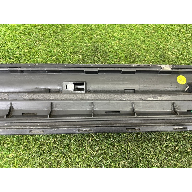 Накладка двері зовнішня (кузов і елементи) AUDI Q5 8R 2010 3.2 CALB 8R0853959EGRU