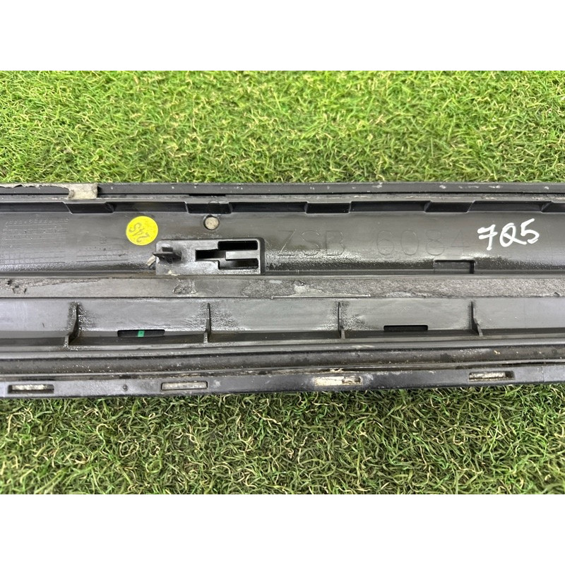 Накладка двері зовнішня (кузов і елементи) AUDI Q5 8R 2010 3.2 CALB 8R0853959EGRU