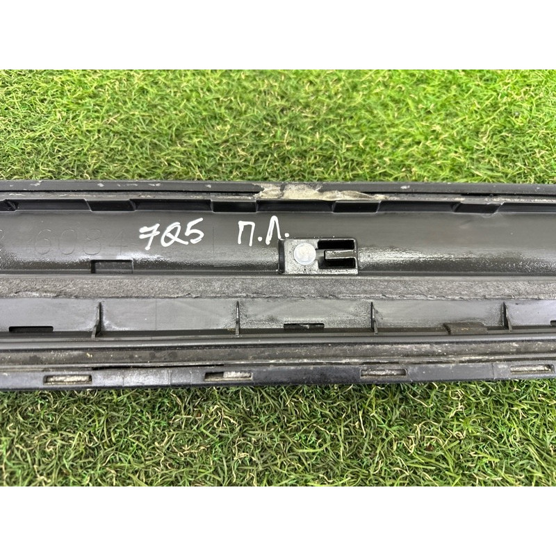 Накладка двері зовнішня (кузов і елементи) AUDI Q5 8R 2010 3.2 CALB 8R0853959EGRU