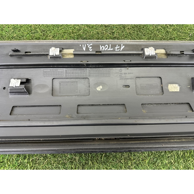 Накладка двері зовнішня (кузов і елементи) Volkswagen Touareg NF 2012 3.0 Hybrid CGFA 7P6854949HGRU