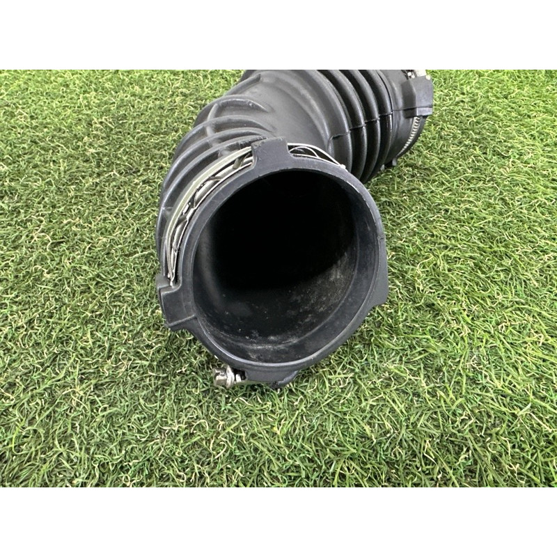 Патрубок воздушного фильтра (впускная система) AUDI A4 B8 2010 2.0 CAEB 06H129629E