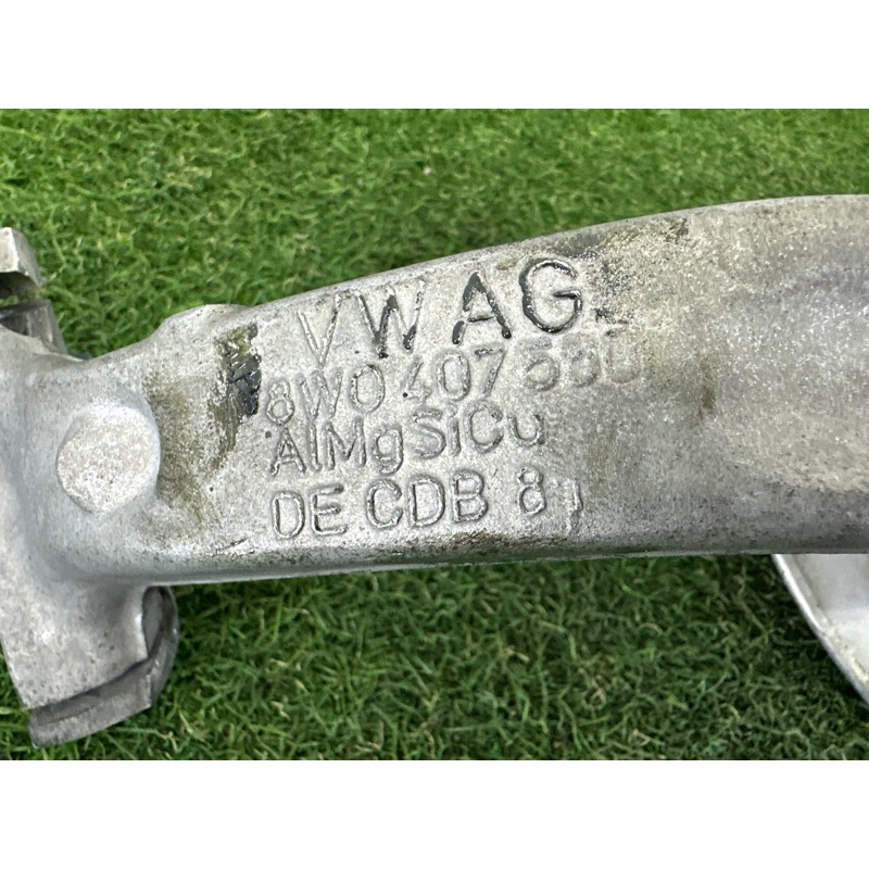 Поворотный кулак (подвеска) AUDI A4 B9 2018 2.0 DBPA 8W0407254F