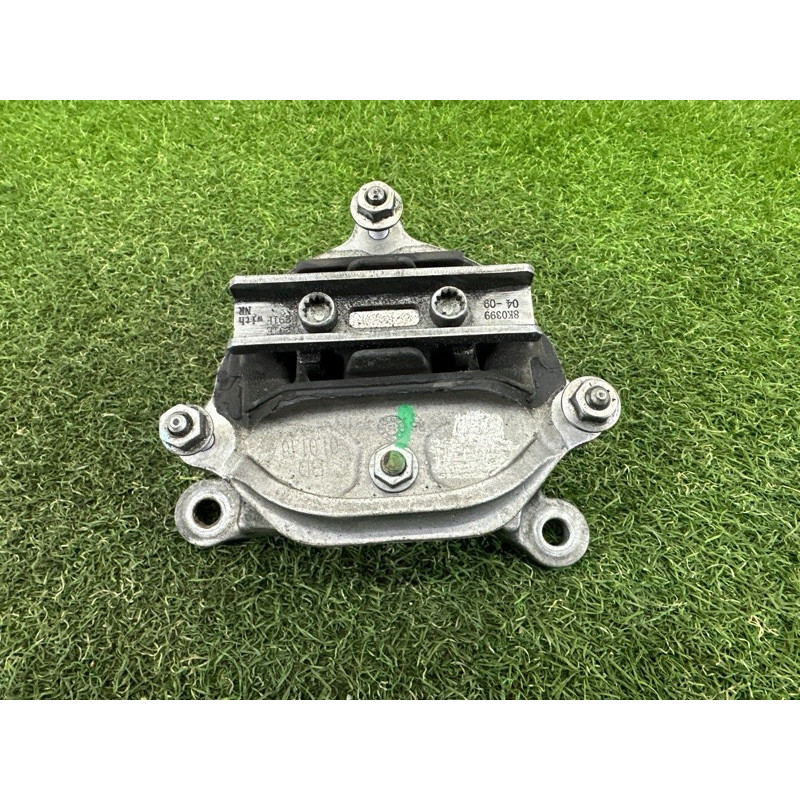 Подушка КПП (трансмиссия) AUDI A4 B8 2010 2.0 CAEB 8K0399151BD