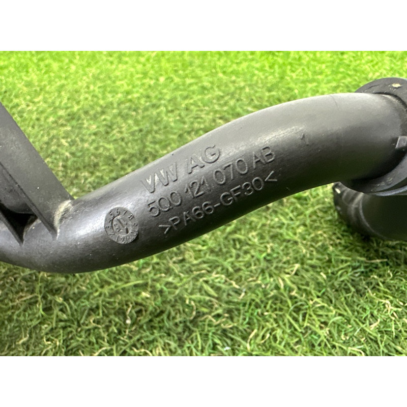 Трубка системы охлаждения (система охлаждения) AUDI A3 8V 2016 1.8 CNSB 5Q0122058C