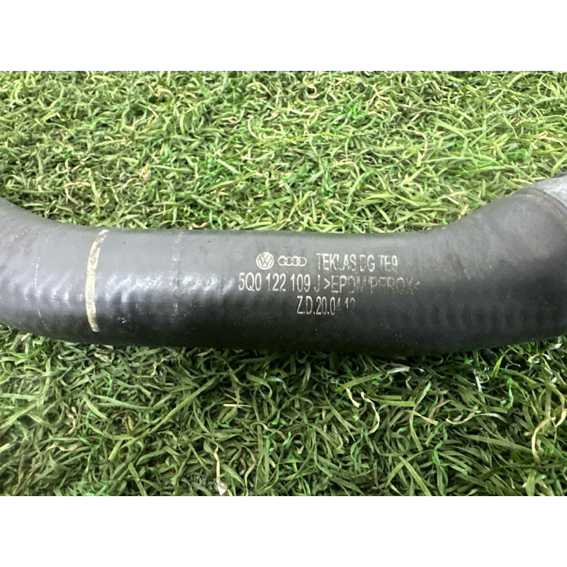 Трубка системы охлаждения (система охлаждения) AUDI A3 8V 2016 1.8 CNSB 5Q0122058C