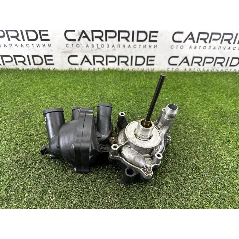 Корпус термостата с помпой (система охлаждения) AUDI A8 D4 2011 4.2 CDRA 079121013P